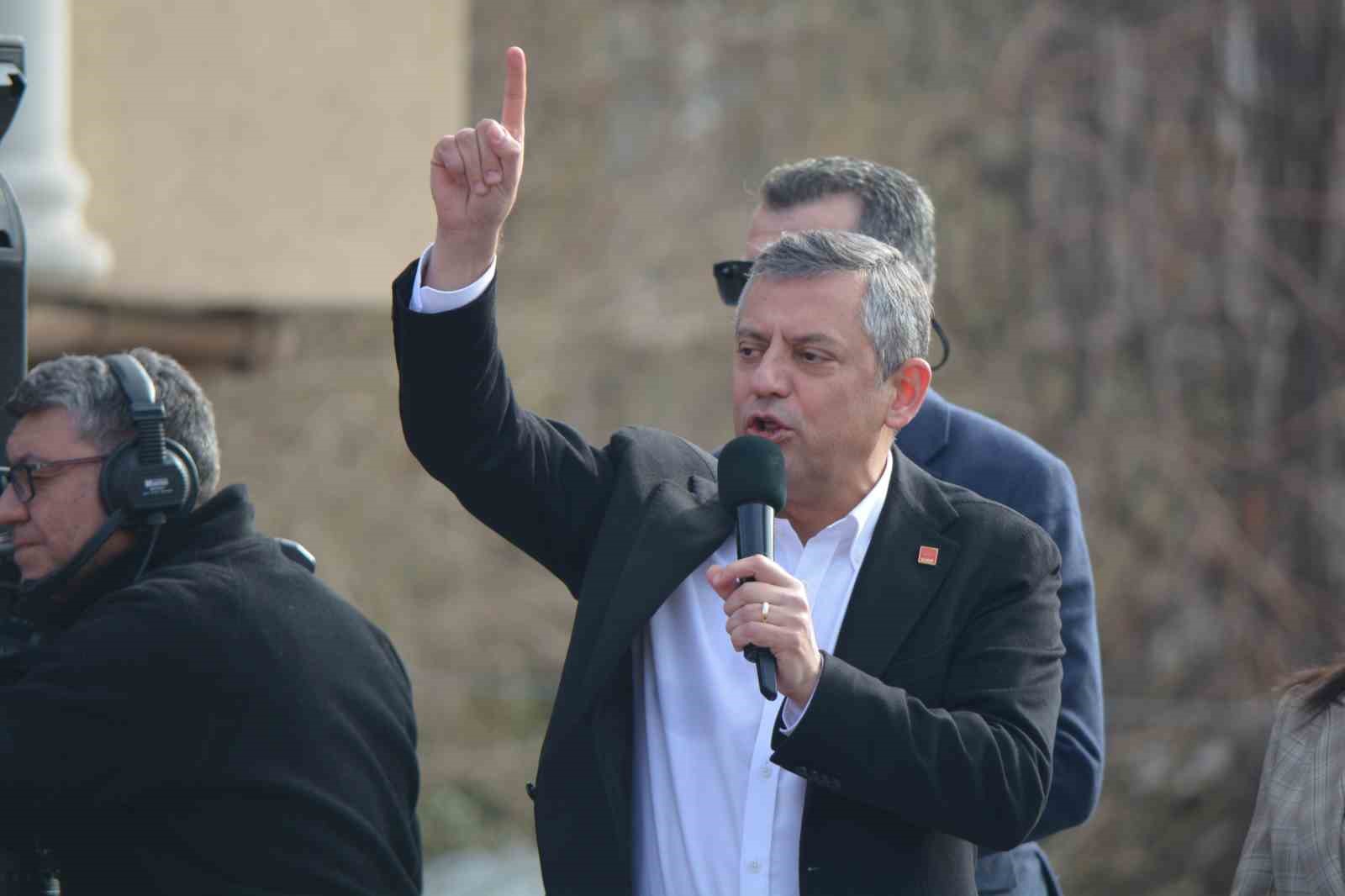 chp genel baskani ozel 47 yil ikinci parti kalan ama millete saygisini kaybetmeyen siyasetin LW1MhBy8