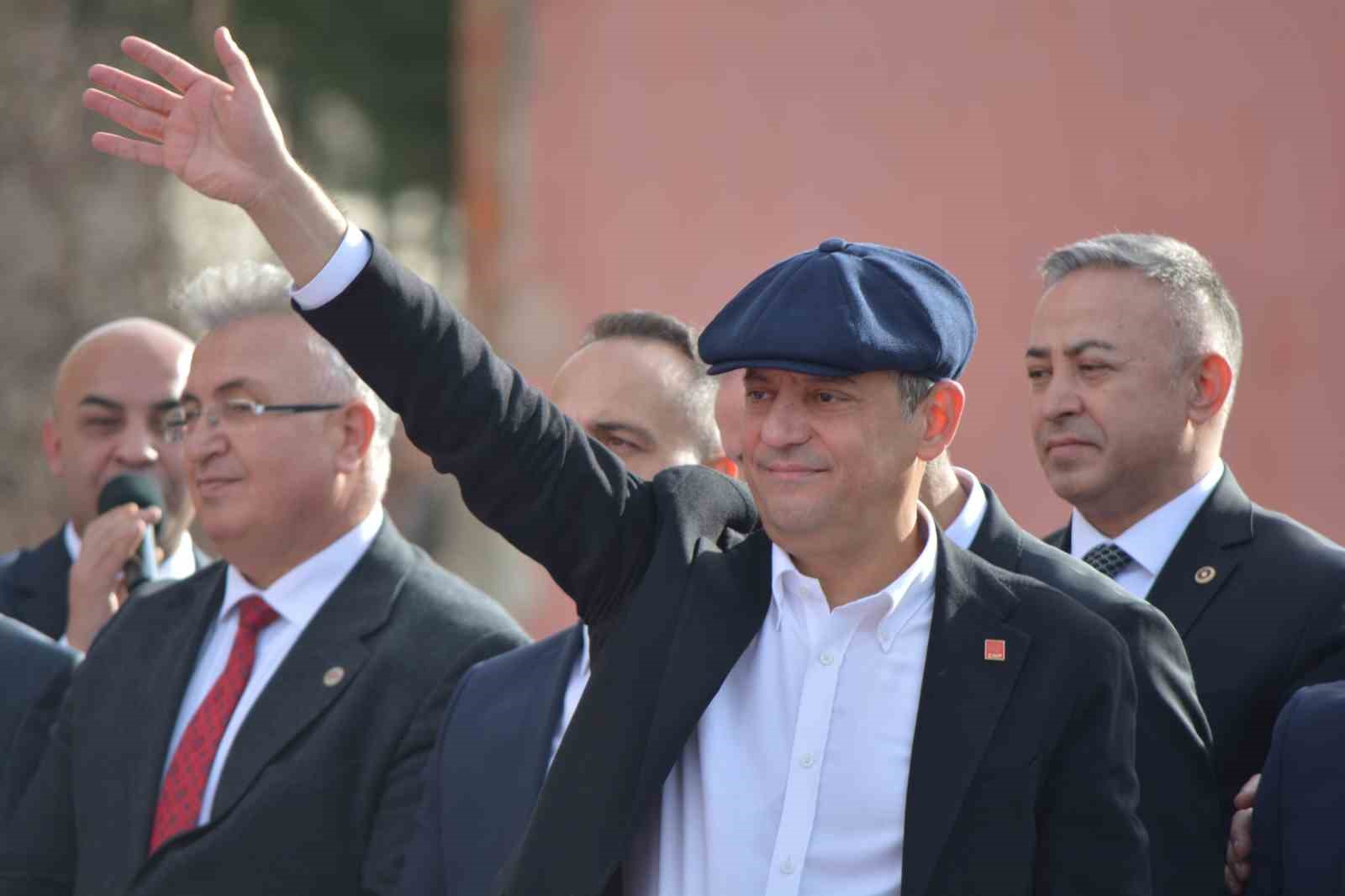chp genel baskani ozel 47 yil ikinci parti kalan ama millete saygisini kaybetmeyen siyasetin PA7lp2Dh