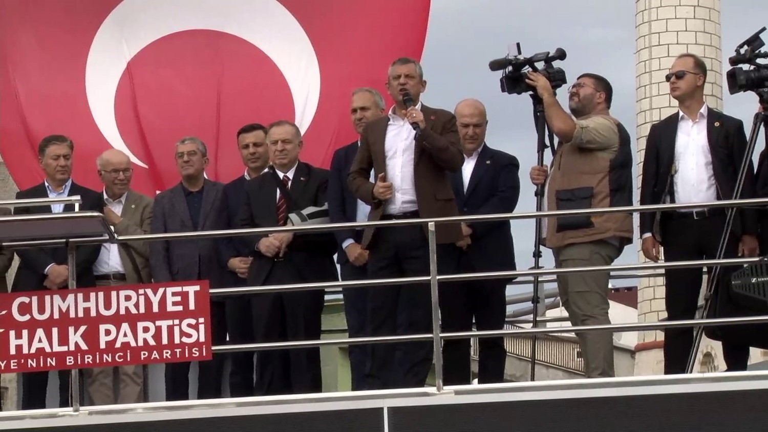 chp genel baskani ozel adliye onunde aciklamalarda bulundu 0
