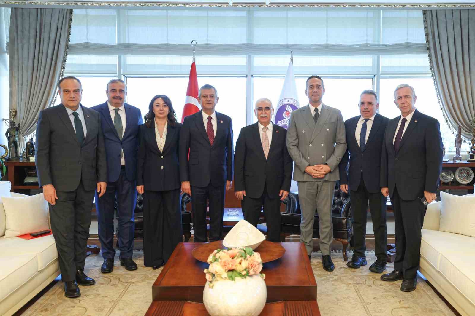 chp genel baskani ozel anayasa mahkemesi turkiyede herkesin her turlu tartismadan uzak tutmasi gereken qfXuPabl