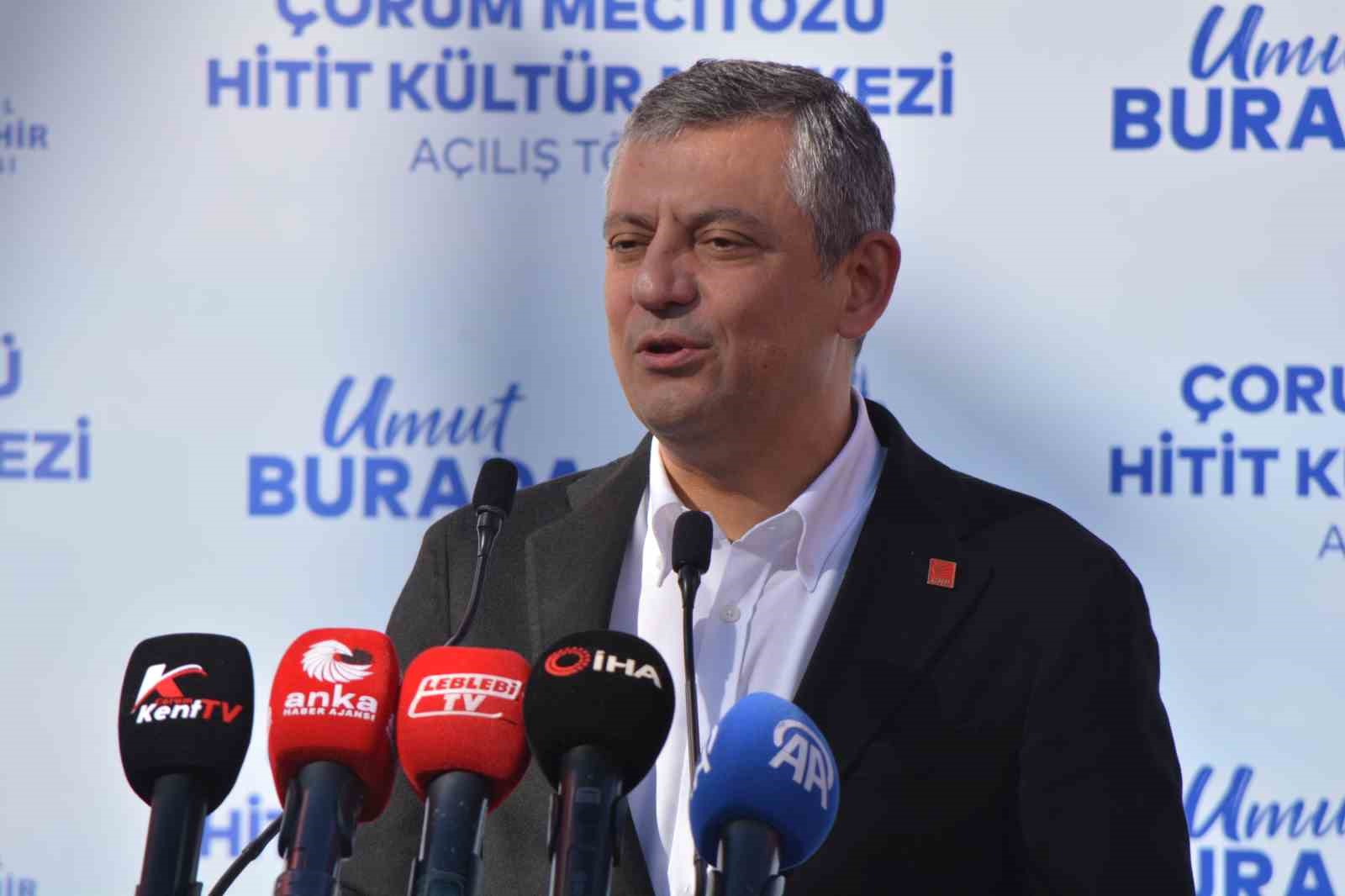 CHP Genel Başkanı Özel: "Bunların kötü sözlerine kulağımızı tıkıyoruz, milletimizin gözünün içine bakıyoruz" 5 chp genel baskani ozel bunlarin kotu sozlerine kulagimizi tikiyoruz milletimizin gozunun icine bakiyoruz 1 w3LVNAu1