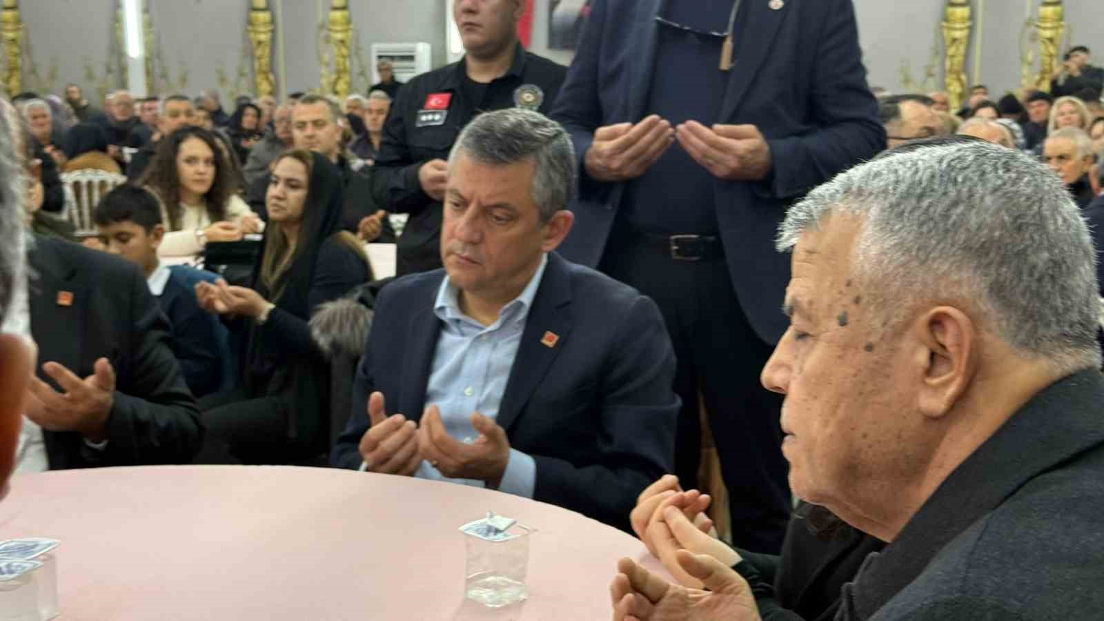 CHP Genel Başkanı Özel depremin 3. yıl dönümünde Gaziantep’i ziyaret etti 5 chp genel baskani ozel depremin 3 yil donumunde gaziantepi ziyaret etti 1 YQuyhWJg