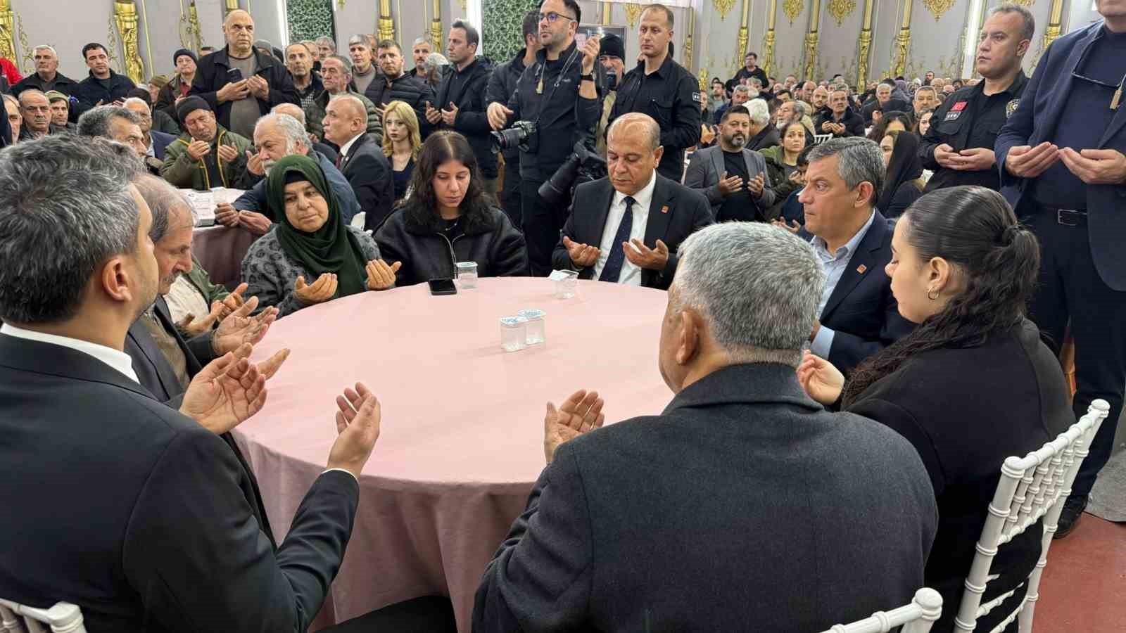 CHP Genel Başkanı Özel depremin 3. yıl dönümünde Gaziantep’i ziyaret etti 6 chp genel baskani ozel depremin 3 yil donumunde gaziantepi ziyaret etti 2 XrKb6AeO