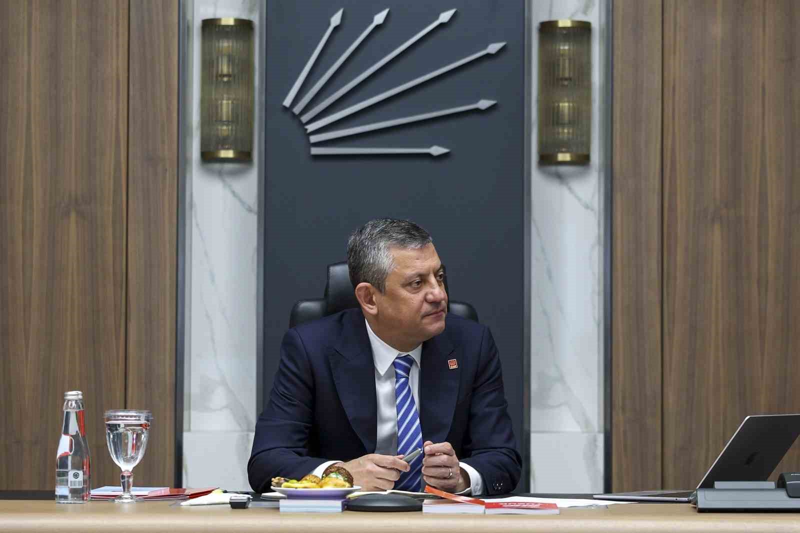 CHP Genel Başkanı Özel, Diyarbakır Kent Koruma ve Dayanışma Platformu temsilcileriyle bir araya geldi 9 chp genel baskani ozel diyarbakir kent koruma ve dayanisma platformu temsilcileriyle bir araya geldi