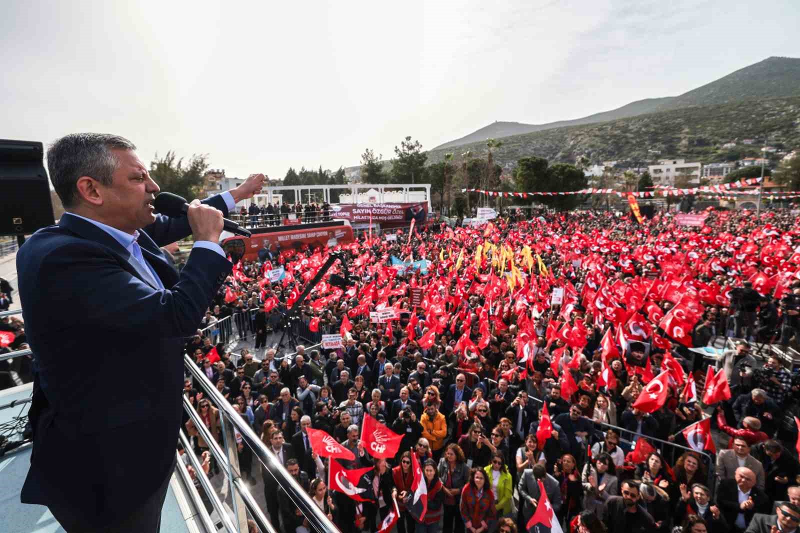 chp genel baskani ozel egeliler hem kendi evlatlarina hem genel baskanlarina sahip cikti 3 ylXYYGBD
