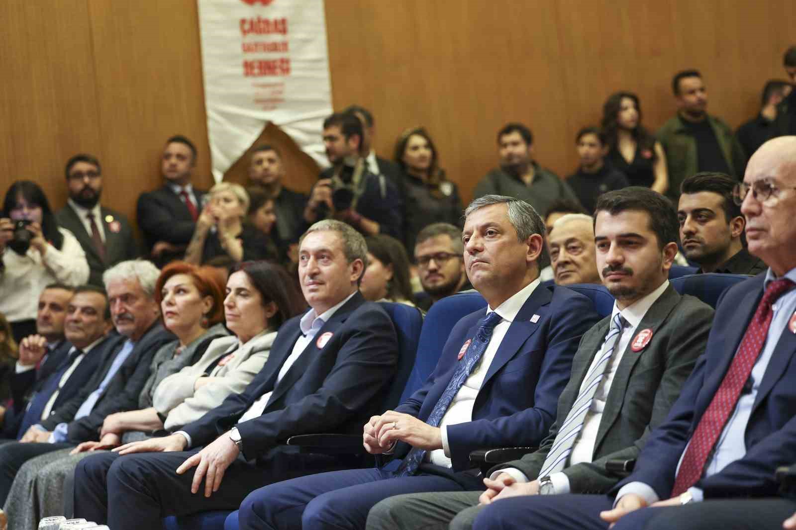 chp genel baskani ozel gazetecilerin emeklerinin somurulmedigi bir turkiyeye ihtiyac var 4 zOd3Nrfz