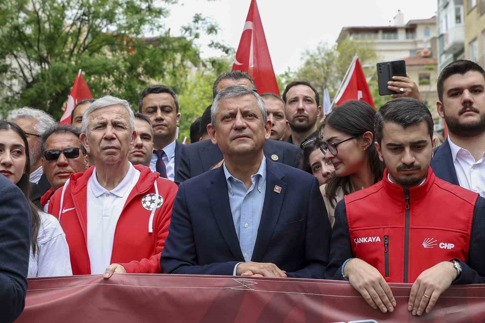 CHP Genel Başkanı Özel: "Gençler Cumhuriyet’e ve Cumhuriyet’in kazanımlarına sahip çıkmaya kararlı" 5 chp genel baskani ozel gencler cumhuriyete ve cumhuriyetin kazanimlarina sahip cikmaya kararli 1 mMEGPRvI