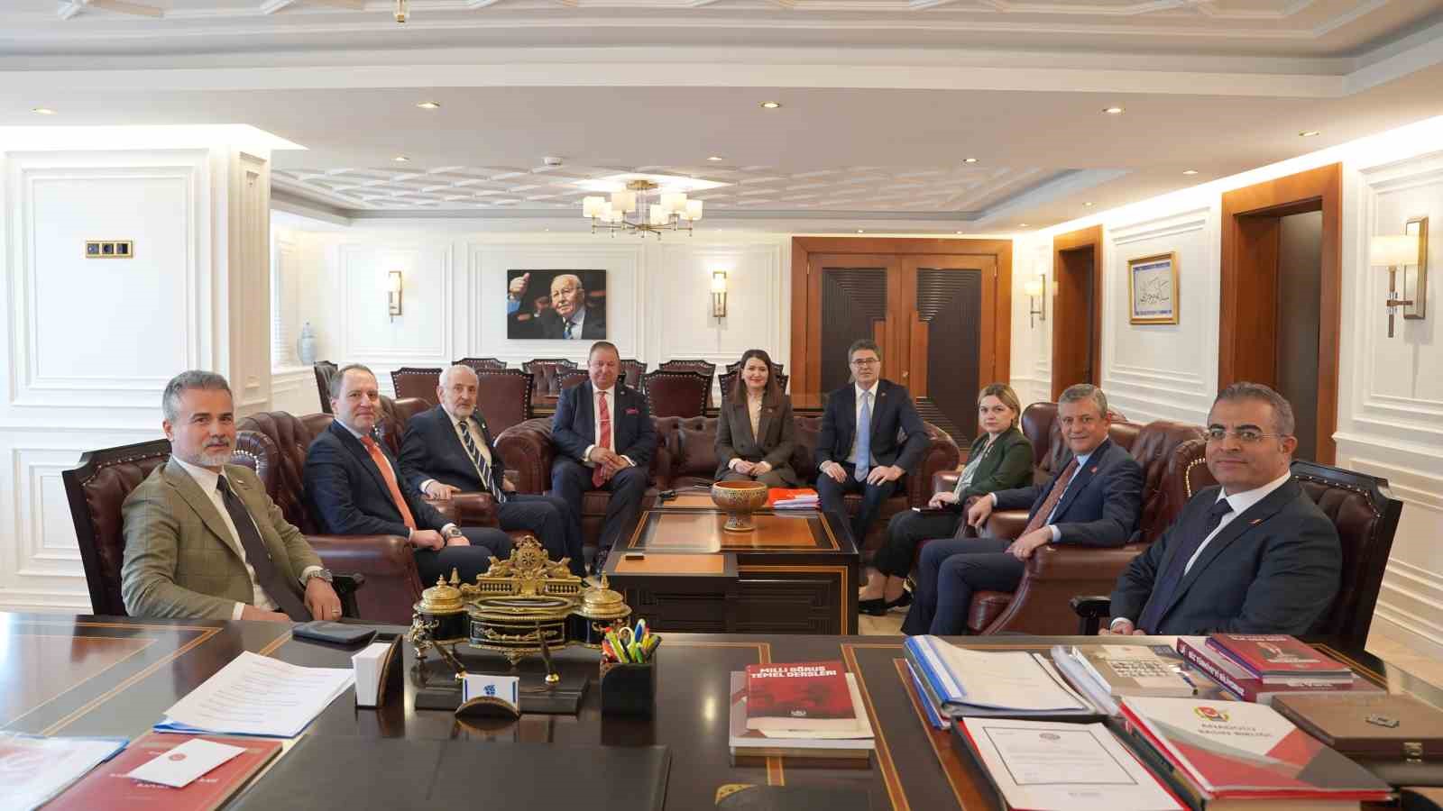CHP Genel Başkanı Özel: "İran’da yaşananlar, dünyadaki tüm ülkelerin ekonomilerine zarar veriyor" 8 chp genel baskani ozel iranda yasananlar dunyadaki tum ulkelerin ekonomilerine zarar veriyor 4 NrzbzKEN