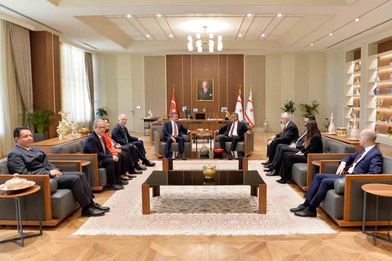 chp genel baskani ozel kktc cumhurbaskani erhurmani ziyaret etti 4 3azTl2X7