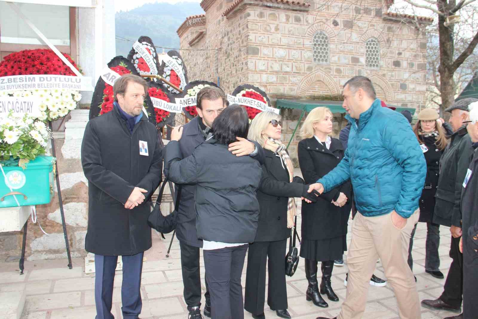 chp genel baskani ozel manisada cenaze namazina katildi 1 UVlijGeZ