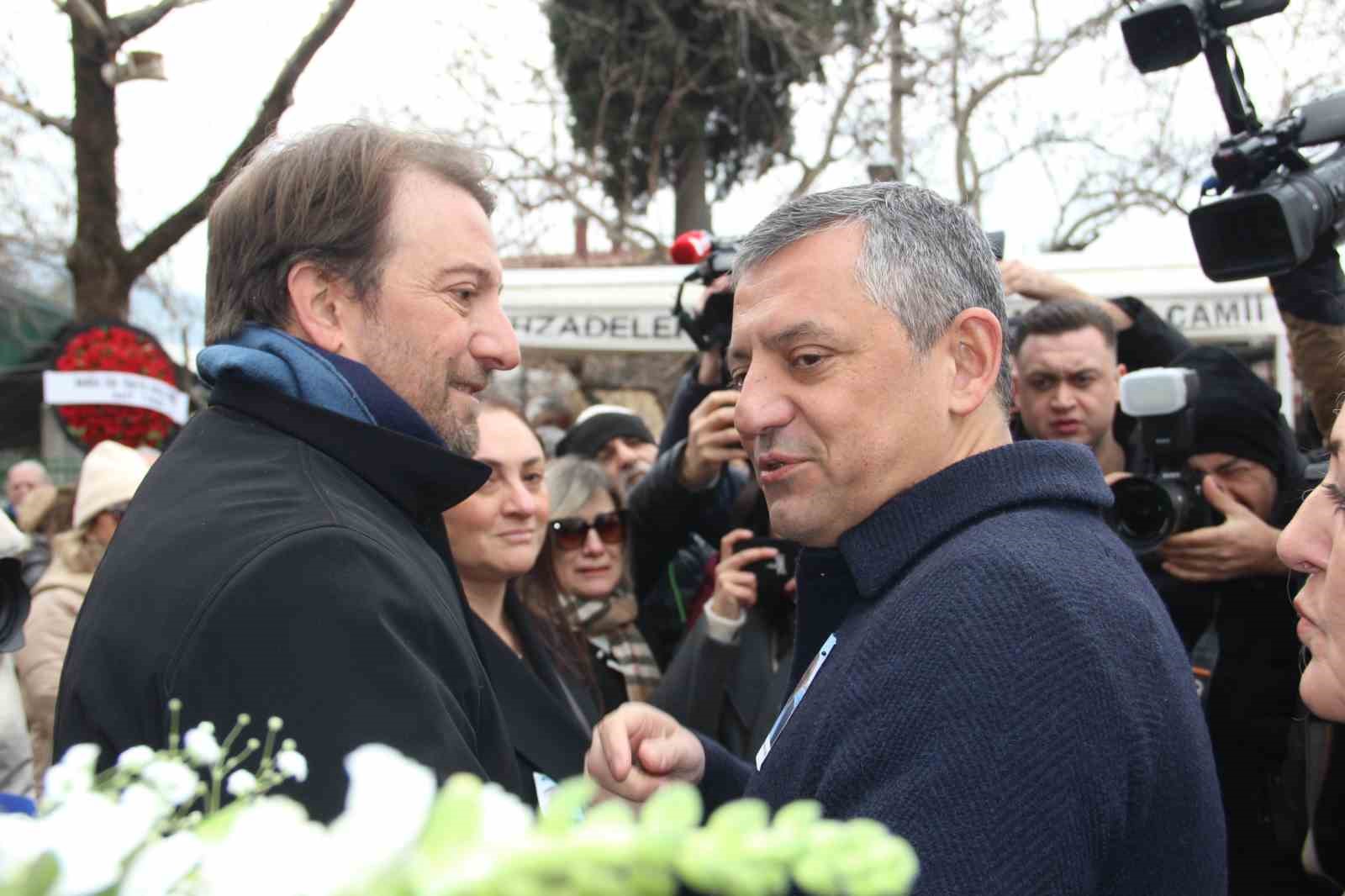 chp genel baskani ozel manisada cenaze namazina katildi 2 3hnQYBru