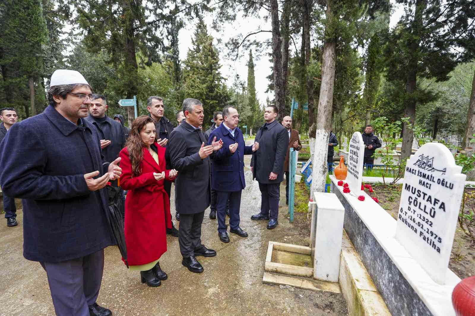 chp genel baskani ozel memleketinde kabir ziyaretlerinde bulundu 4 nKYiFDn8