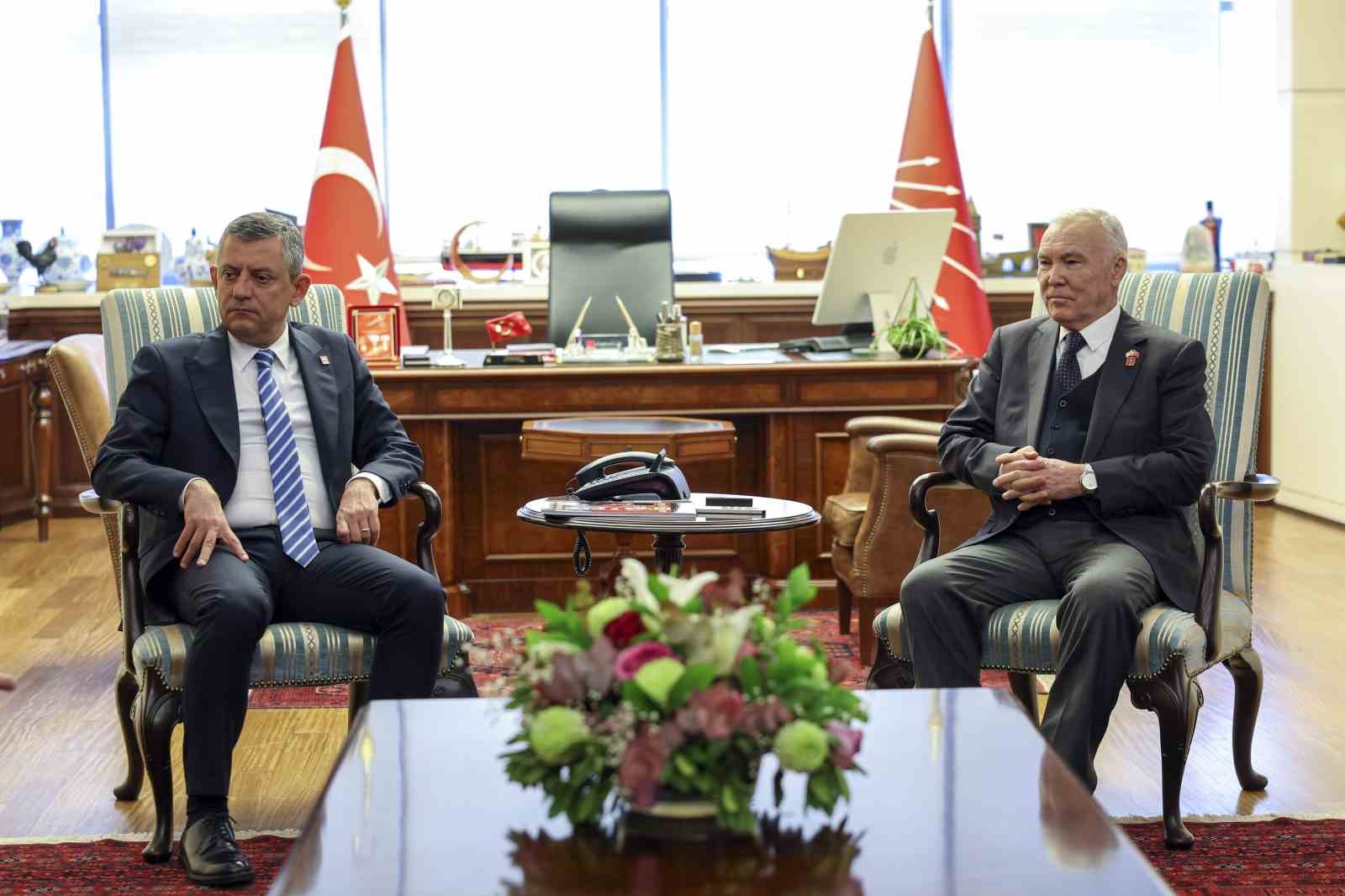chp genel baskani ozel sehit ve gazi dernek temsilcileriyle bir araya geldi 3 Si4kvRJi