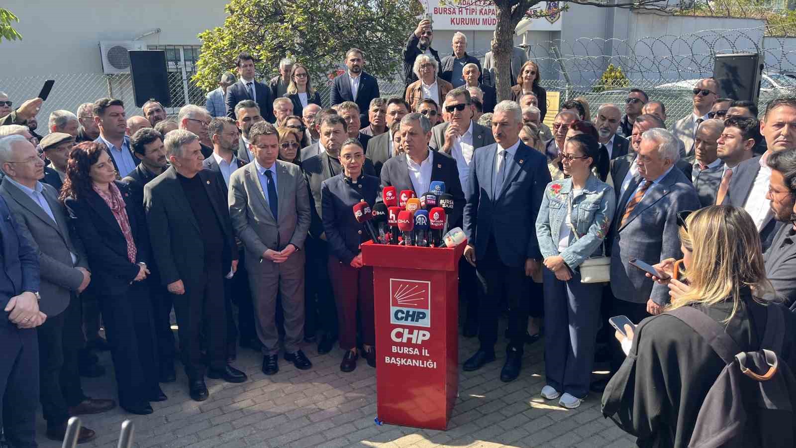 chp genel baskani ozel tutuklu mustafa bozbeyi cezaevinde ziyaret etti 3 EwrLHVCv