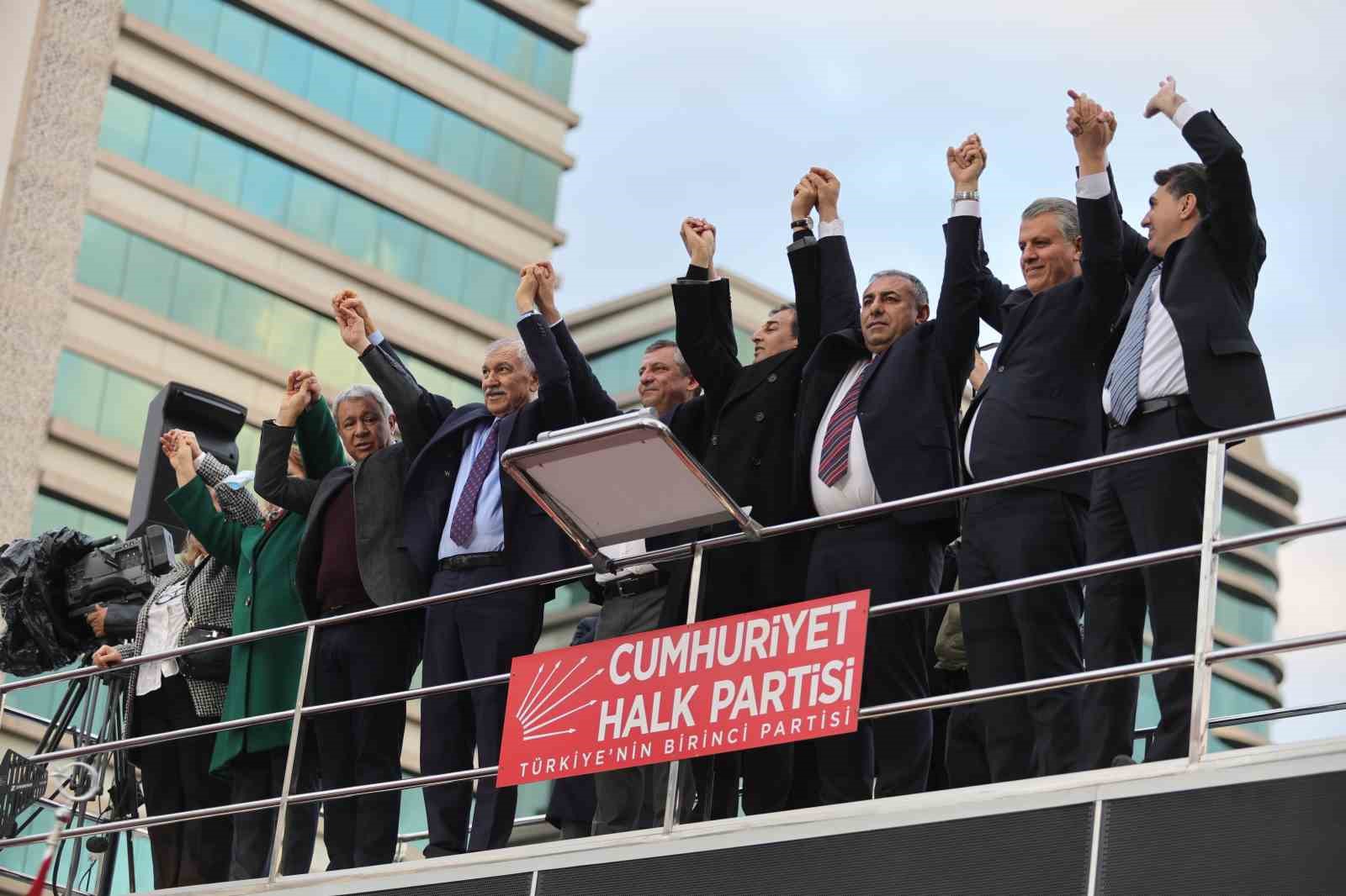 CHP Genel Başkanı Özel: "Tutuksuz ve adil bir yargılama sürecinin yaşanmasını bekliyoruz" 12 chp genel baskani ozel tutuksuz ve adil bir yargilama surecinin yasanmasini bekliyoruz 8 5HOXtQ4j