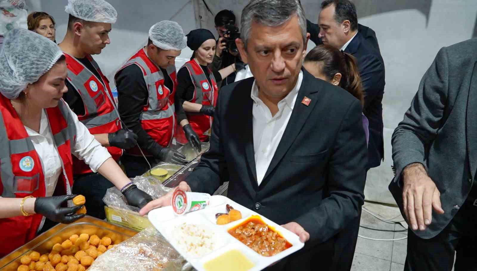 chp genel baskani ozelden manisada buruk iftar 5 WLFQj5q6