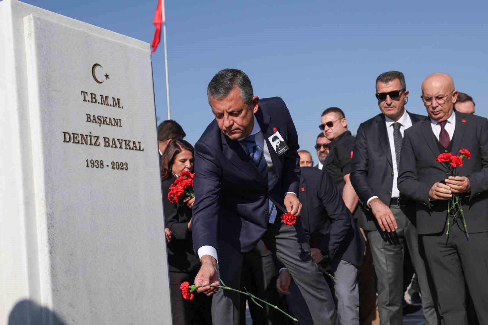 chp genel baskani ozelden selahattin demirtas aciklamasi baharin gelmesi icin once bir cicegin acmasi