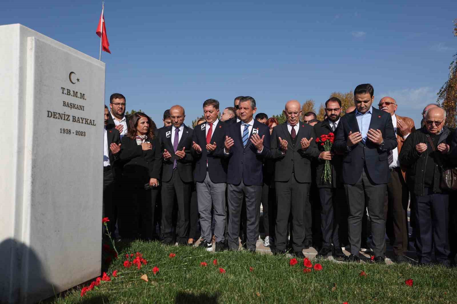 chp genel baskani ozelden selahattin demirtas aciklamasi baharin gelmesi icin once bir cicegin acmasi nL1mOzaM
