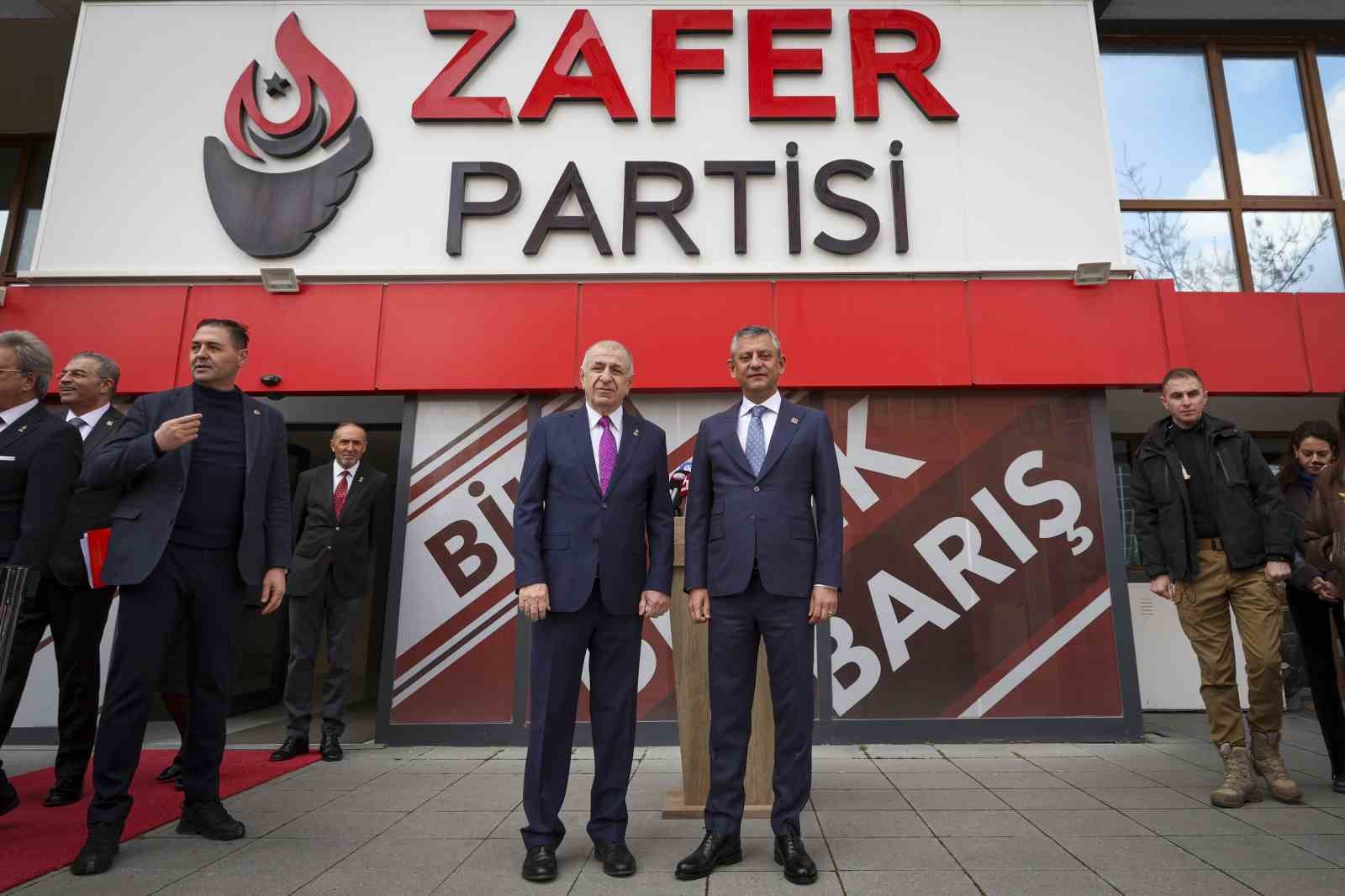 chp genel baskani ozelden zafer partisi genel baskani ozdaga ziyaret 0 iHjKLM3I