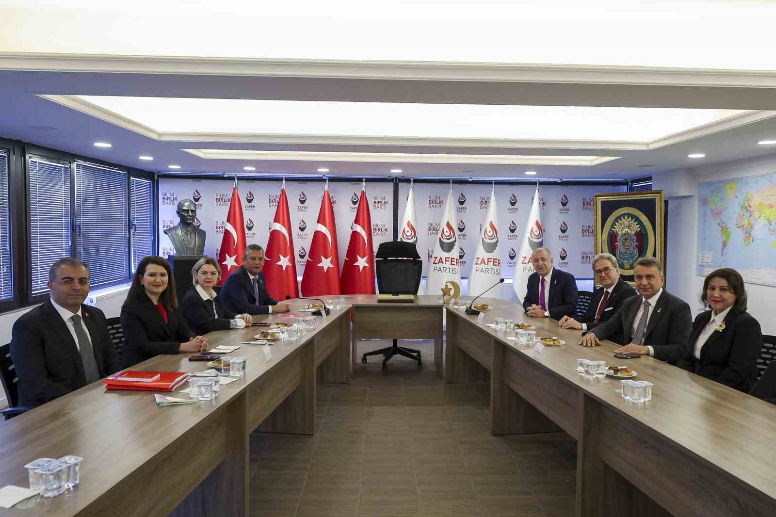chp genel baskani ozelden zafer partisi genel baskani ozdaga ziyaret 1 OR1zB4Ms