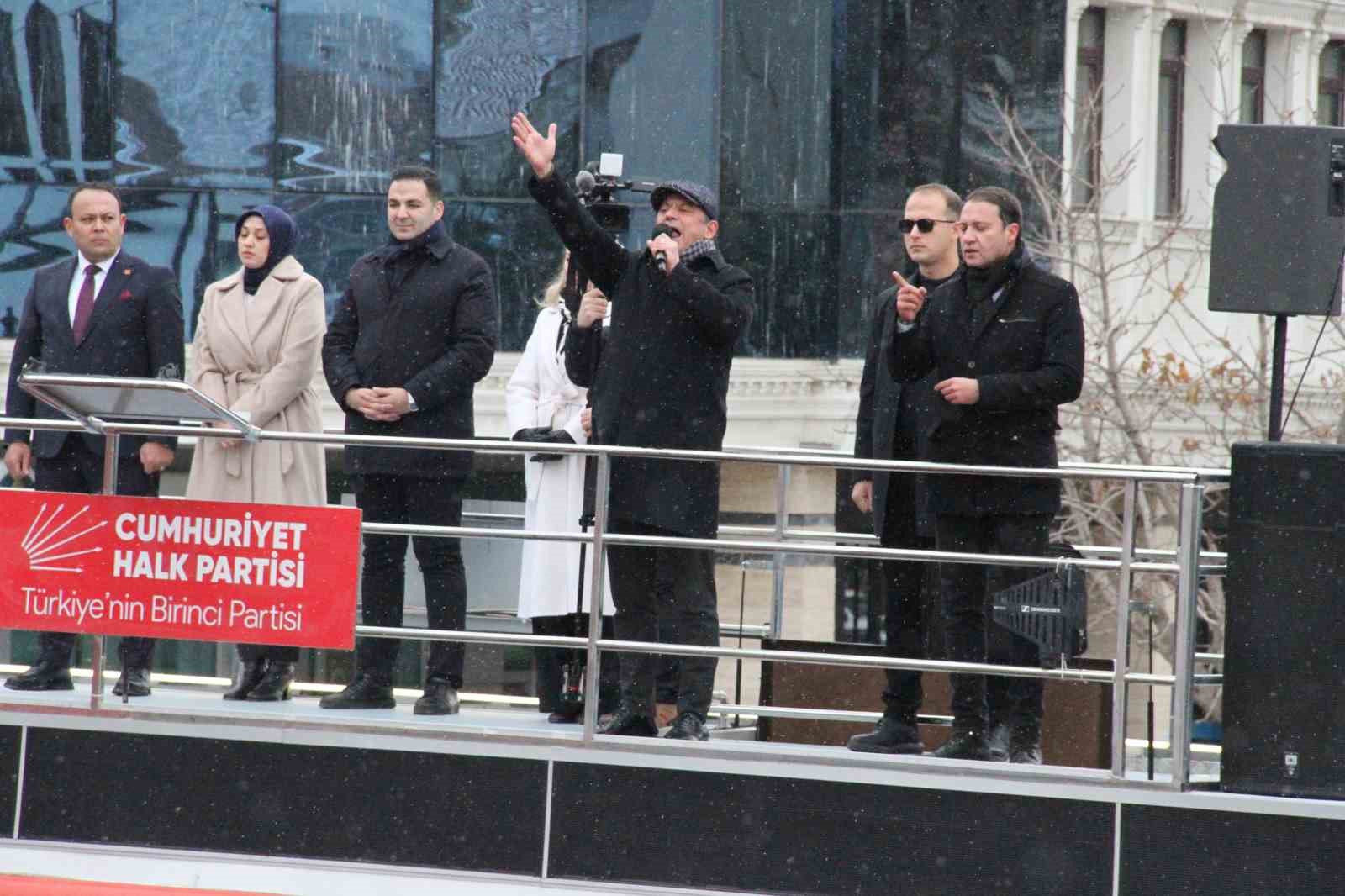 CHP Genel Başkanı Özgür Özel: "Dünyaya sesleniyorum, Trump’ın düzeni dünya düzeni olamaz" 5 chp genel baskani ozgur ozel dunyaya sesleniyorum trumpin duzeni dunya duzeni olamaz 1 rbndbWNV