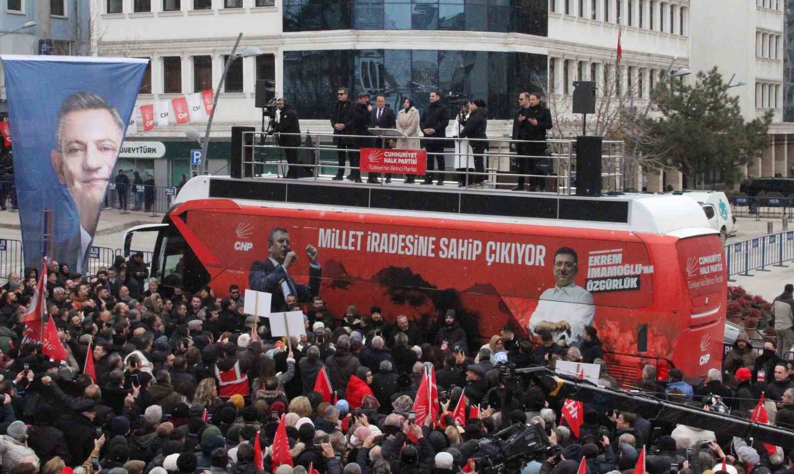 CHP Genel Başkanı Özgür Özel: "Dünyaya sesleniyorum, Trump’ın düzeni dünya düzeni olamaz" 7 chp genel baskani ozgur ozel dunyaya sesleniyorum trumpin duzeni dunya duzeni olamaz 3 4aNKWqdQ