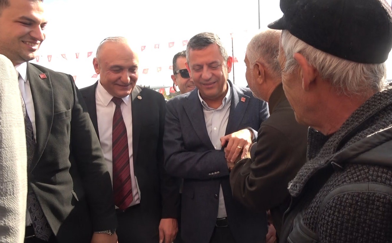 chp genel baskani ozgur ozel kiliste 1 7ASV3DWy