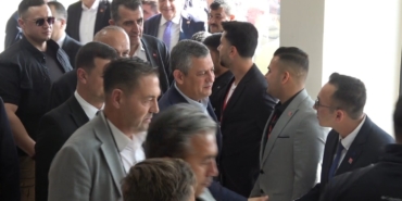 chp-genel-baskani-ozgur-ozel-kiliste-ZcRbpfkM.jpg