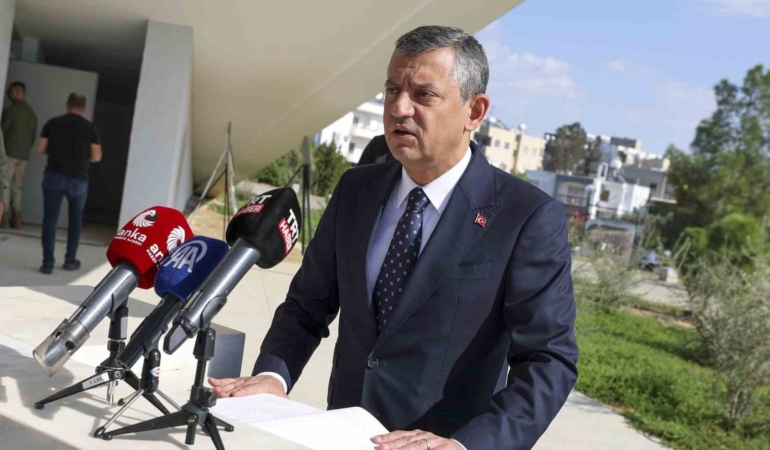 chp-genel-baskani-ozgur-ozel-kuzey-kibris-turk-cumhuriyetinde-49Z8ZXRF.jpg
