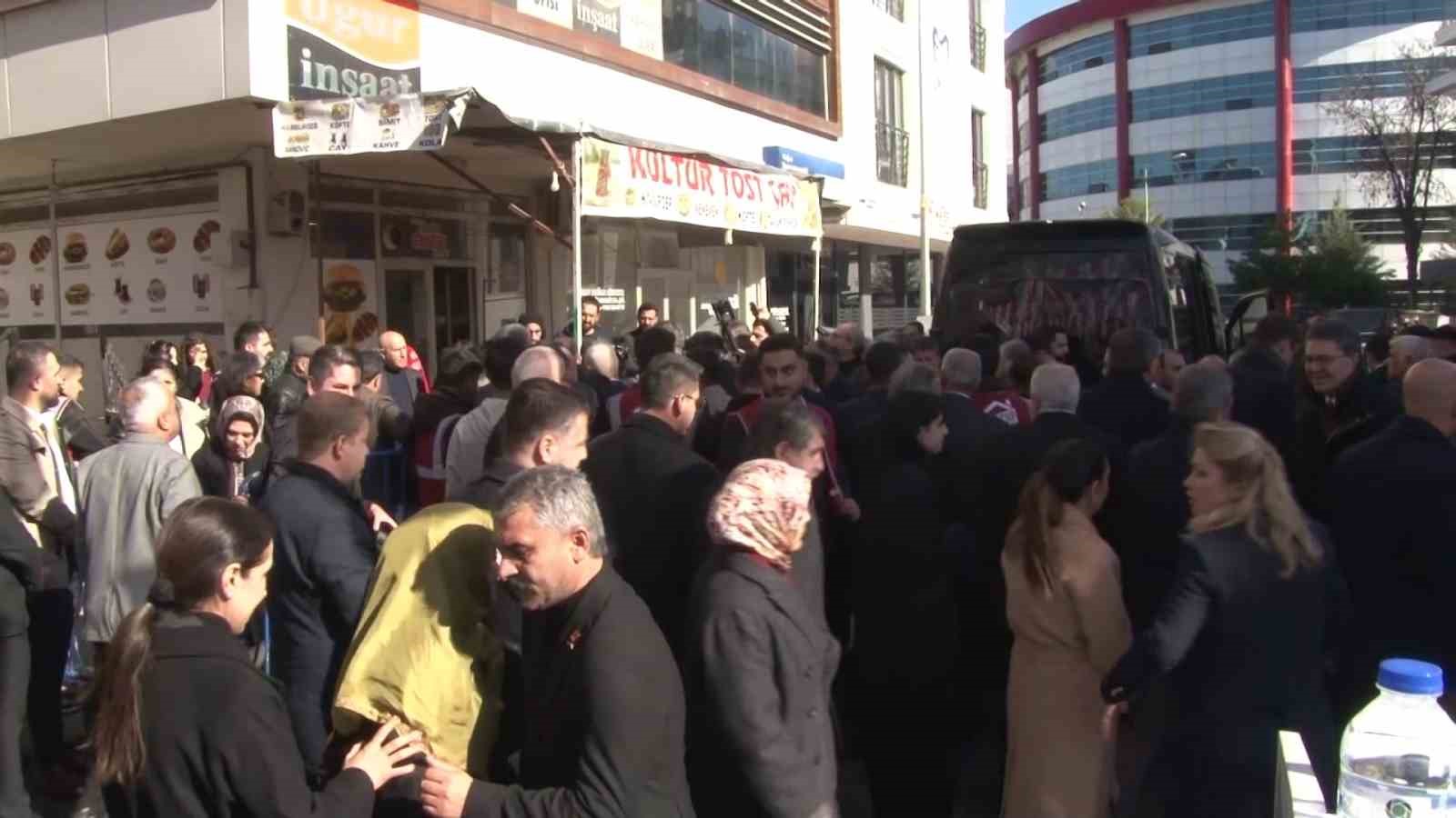 chp genel baskani ozgur ozel vatandaslarla bir araya geldi 1 IwpHSRk7
