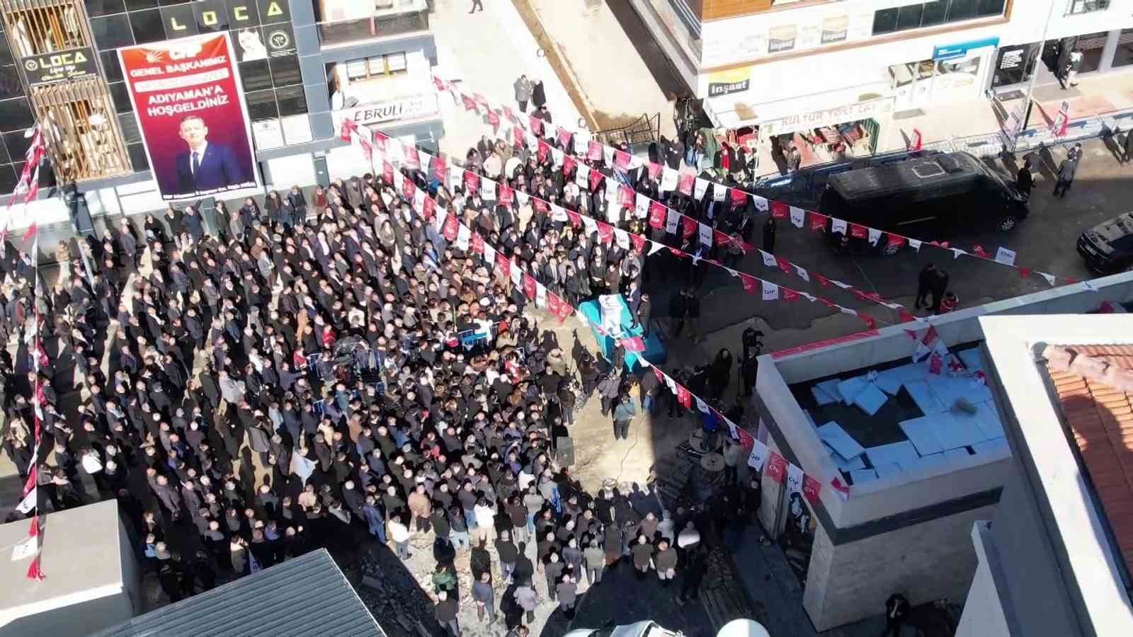 chp genel baskani ozgur ozelin halk bulusmasina vatandas ilgi gostermedi 1 sAv2ur4g