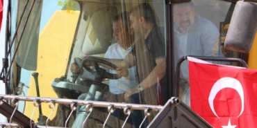 chp-grup-baskani-ozel-diyarbakirda-bicerdoverle-bugday-bicti-tKrW5GiJ.jpg