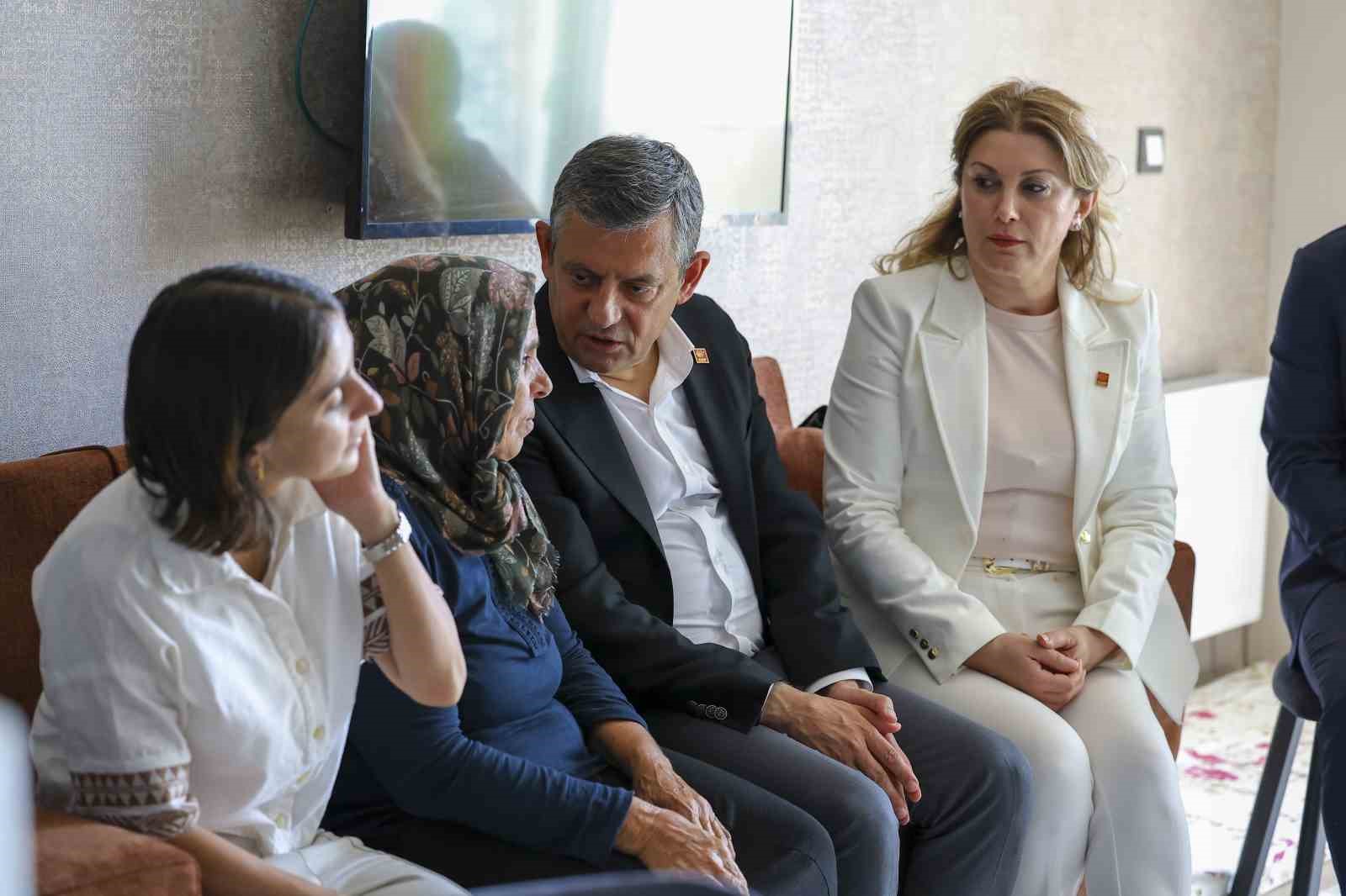 chp grup baskani ozel diyarbakirda gulistan dokunun ailesiyle gorustu 0