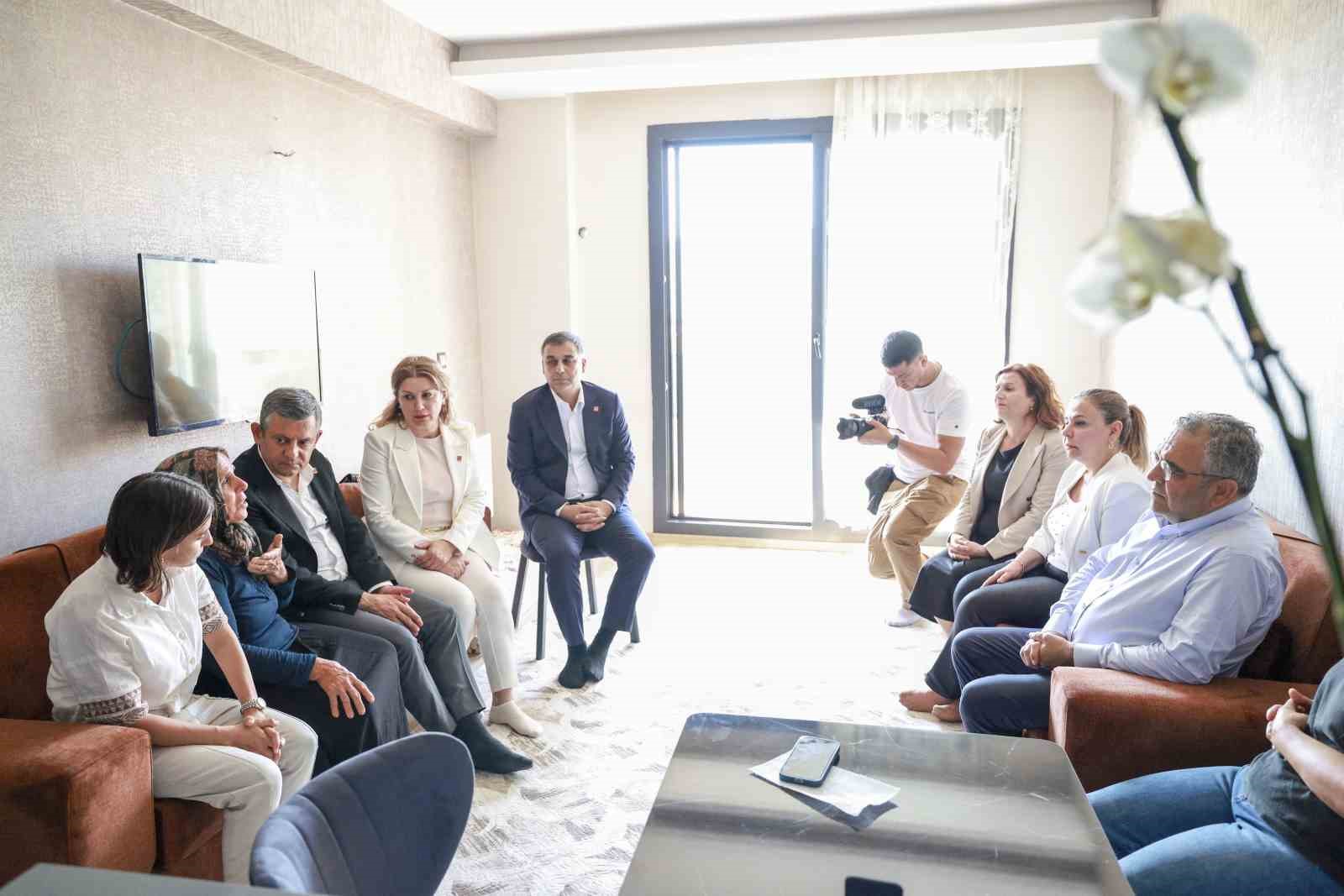 chp grup baskani ozel diyarbakirda gulistan dokunun ailesiyle gorustu 3 p2DvXNlI