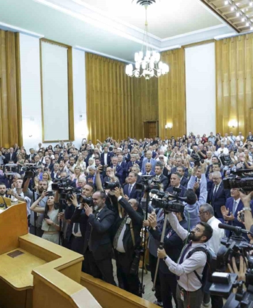 chp-grup-baskani-ozel-nato-zirvesi-olacak-diye-meclisi-kamu-kurumlarini-sokaklari-kapatan-olaganustu-LMGV8mMW.jpg