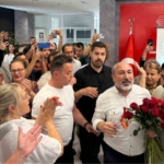 chp-izmir-il-baskanliginda-karanfil-gerginligi-kw1ReYPA.jpg