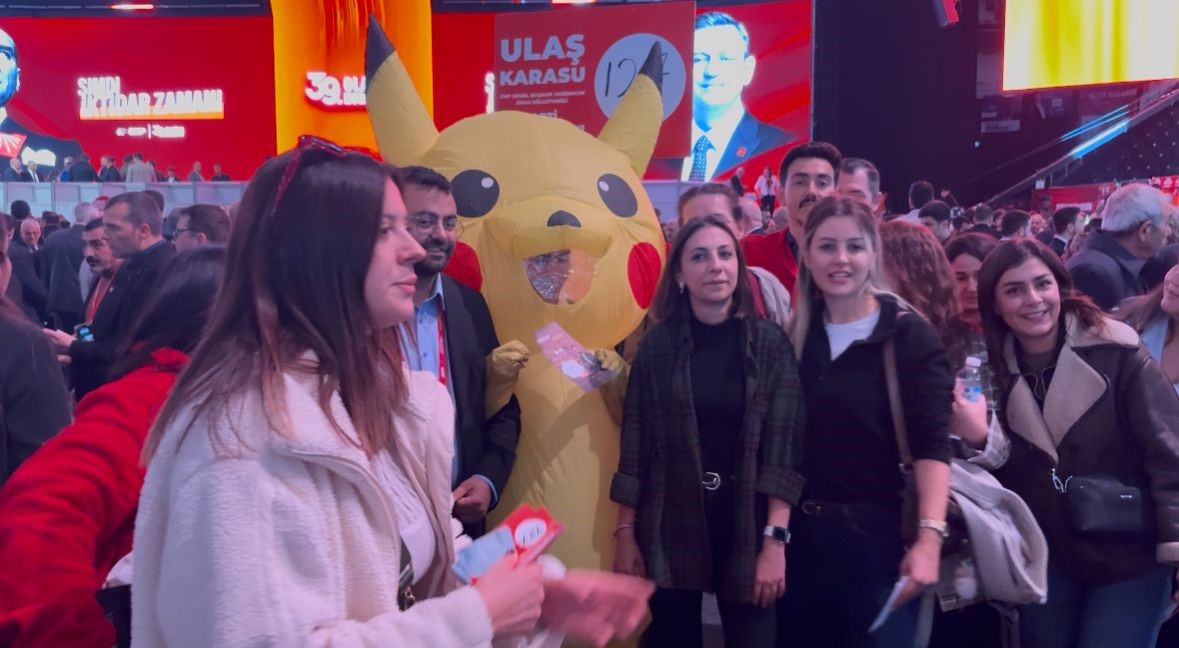 chp kurultayina bir kisi pikachu kostumuyle katildi 1 7CFlwvdA