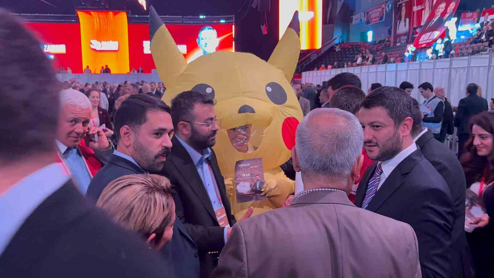 chp kurultayina bir kisi pikachu kostumuyle katildi 2 B9tWRSNY