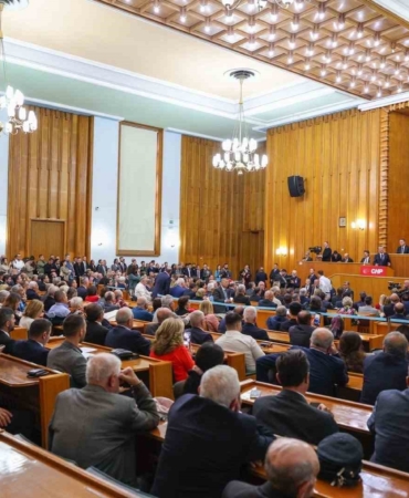 chp-lideri-ozel-kimse-kibrisi-turkiyenin-arka-bahcesi-gormesin-QFHHDHvn.jpg