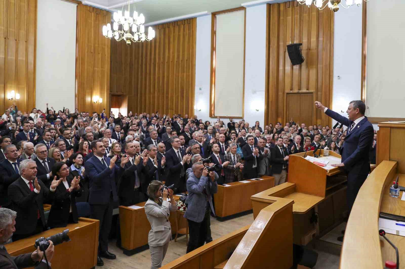 CHP lideri Özel: "Parlamenter sistemde güvenoyundan kaçanların şimdi de bir özgüven eksikliği ile seçimden kaçtığını görmekteyiz" 4 chp lideri ozel parlamenter sistemde guvenoyundan kacanlarin simdi de bir ozguven eksikligi ile secimden zm8Tn7mv
