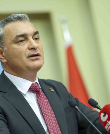 chp-parti-sozcusu-sari-8-ilimizde-il-baskanimiz-yonetimleriyle-ve-disiplin-kurullariyla-beraber-gorevden-5eXHzS2u.jpg