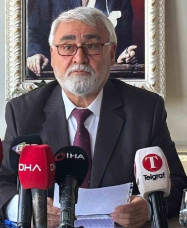 chp-sehitkamil-ilce-baskani-hursit-yildirim-sert-sozlerle-istifa-etti-9YfKs7xa.jpg