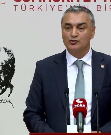 chp-sozcusu-sari-26-ilimizdeki-yonetimin-gorevden-alinma-durumu-soz-konusudur-sAQRZcPY.jpg