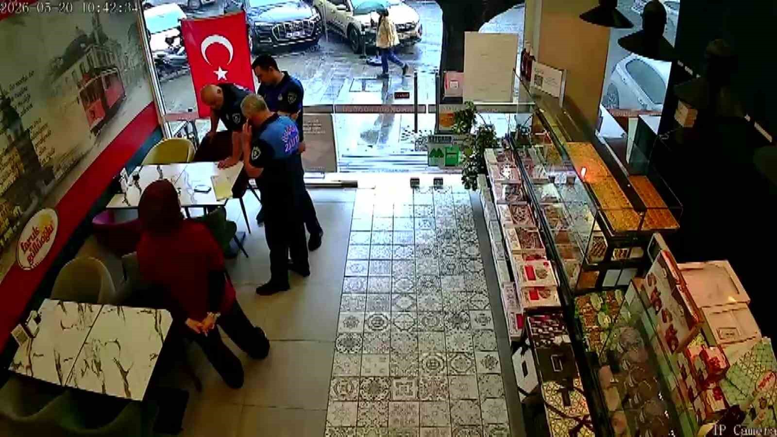 chp uskudar ilce baskanina selam vermeyen esnafa zabita ekipleri ceza kesti 1 r8ZU15i6