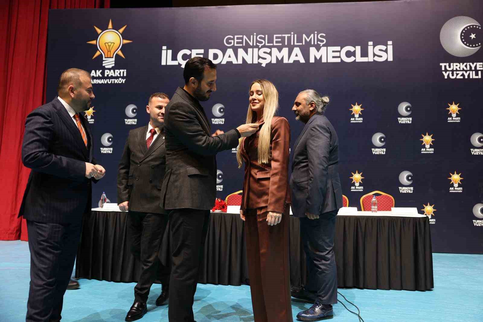 chpden istifa eden ikisi meclis uyesi 150 kisi ak partiye katildi 0 JWk7XD7I