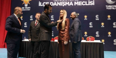 chpden-istifa-eden-ikisi-meclis-uyesi-150-kisi-ak-partiye-katildi-tGNNpw9U.jpg