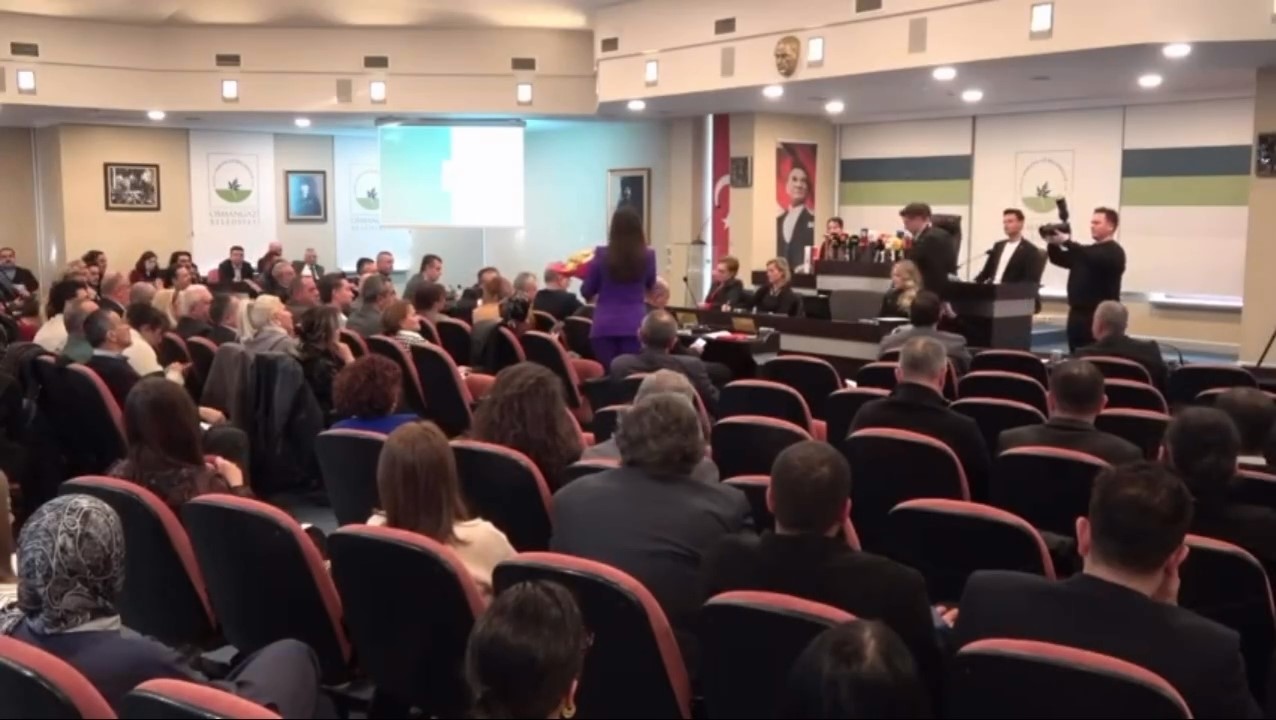 chpli meclis uyesi ozlem bodurdan ak parti grubuna tesekkur 1 FSK8GWUV