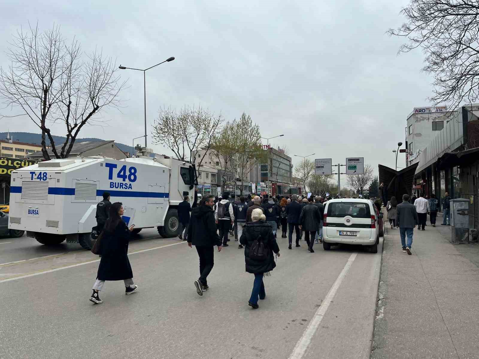 chpliler ankara yolunu trafige kapatinca polis mudahale etti 1 YRkYpPs4