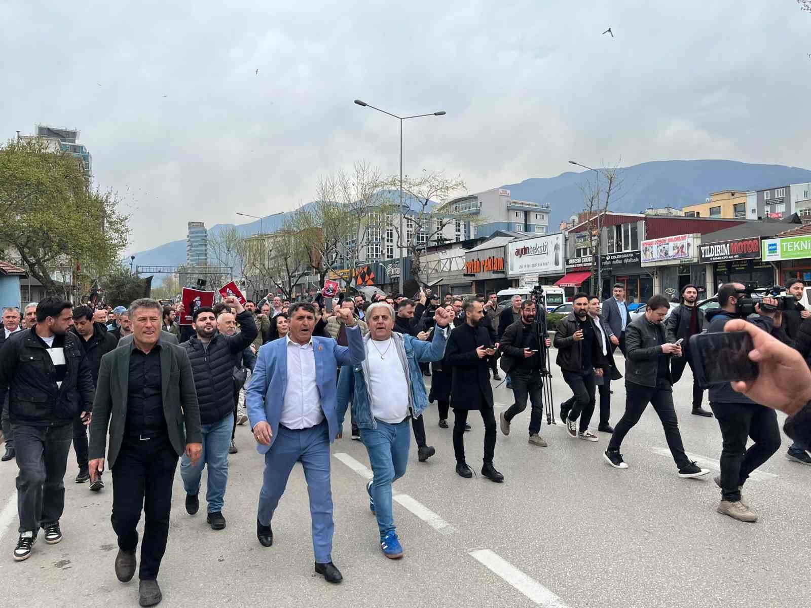chpliler ankara yolunu trafige kapatinca polis mudahale etti 4 3FOtX7Ga