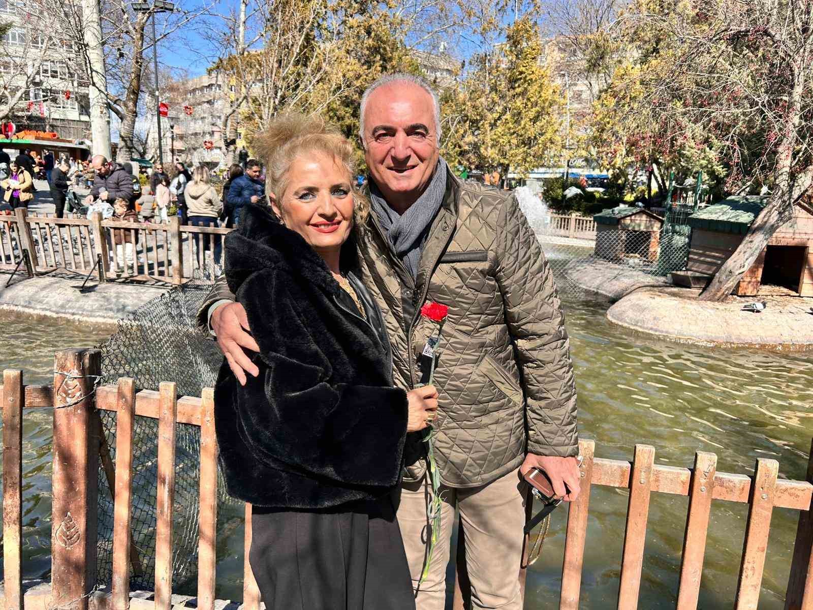 cicek doktoru dunya kadinlar gununde kadina yonelik siddete karanfil ile dikkat cekti 2 sWquDQAG
